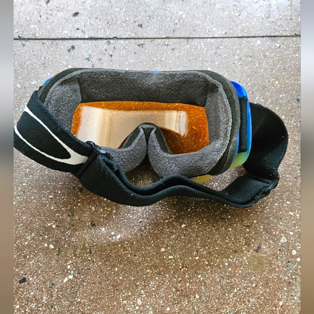 Ski Goggles - image 3